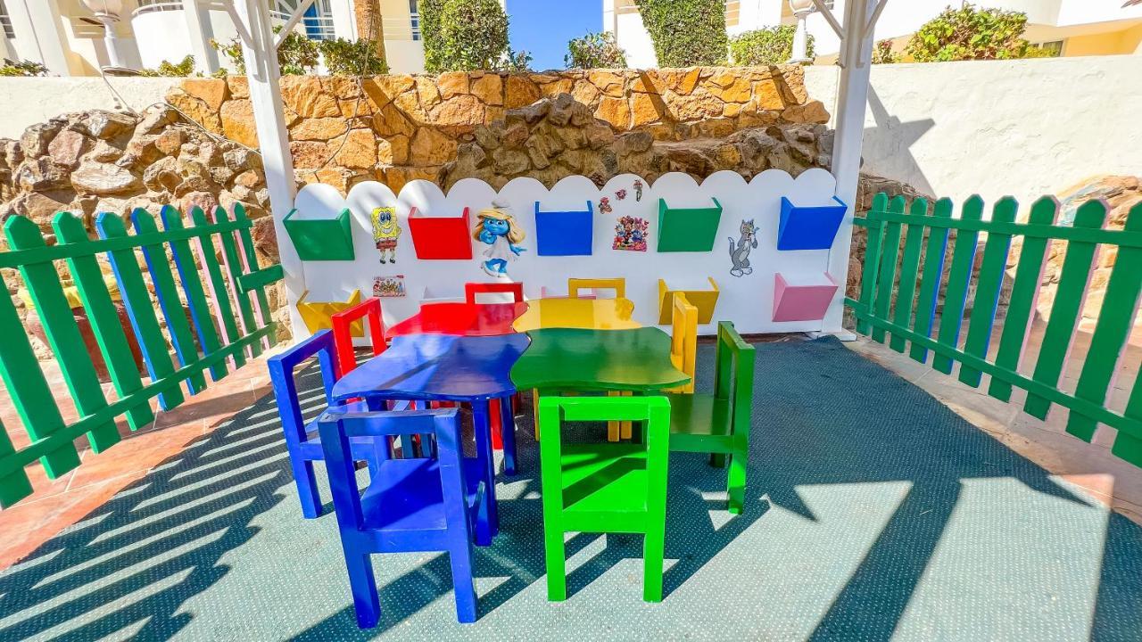 Üdülőközpont Reef 4*