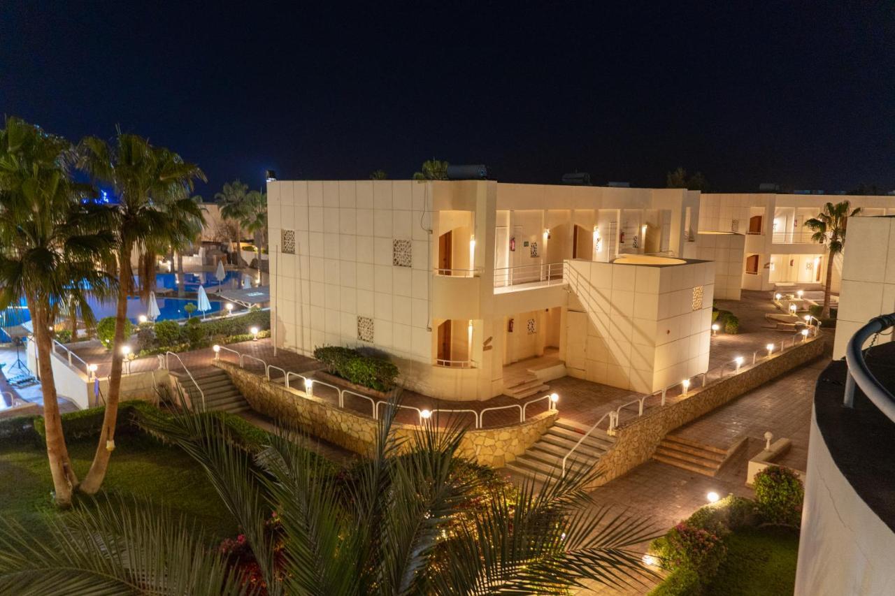 Reef Курортний комплекс 4*