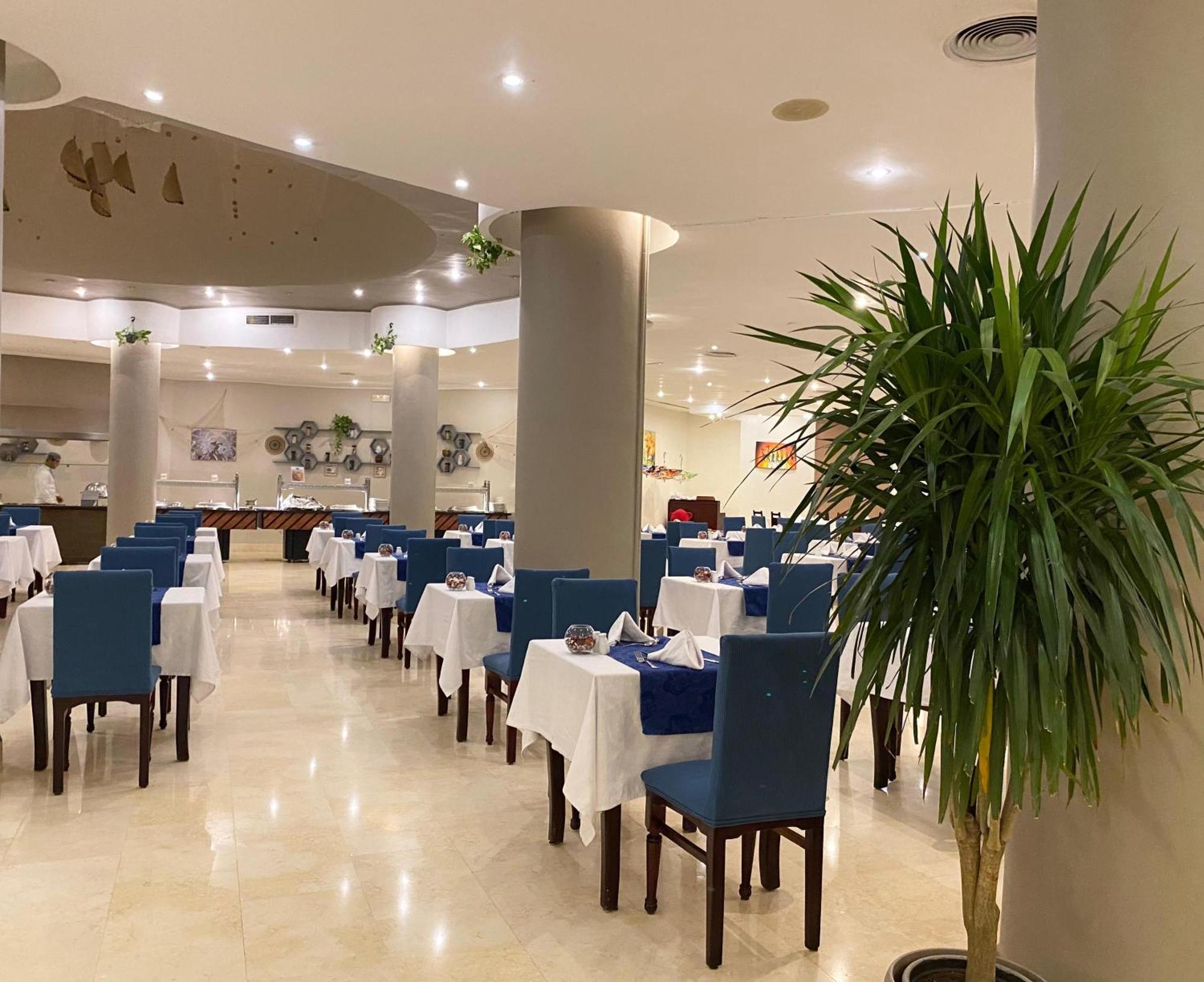 Reef Курортний комплекс 4*